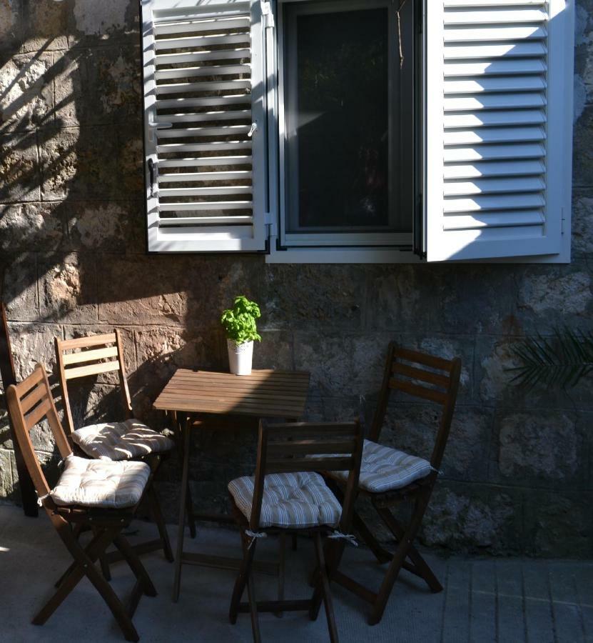Apartments Martinis Vis Kültér fotó