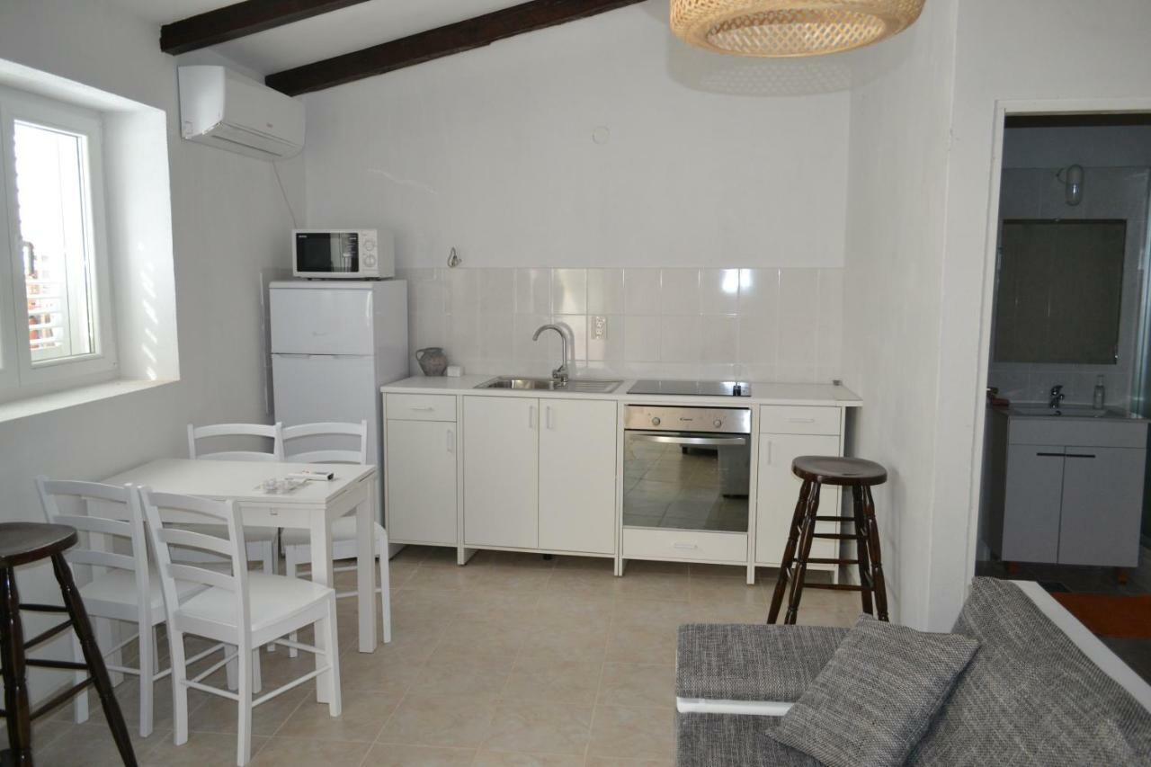 Apartments Martinis Vis Kültér fotó